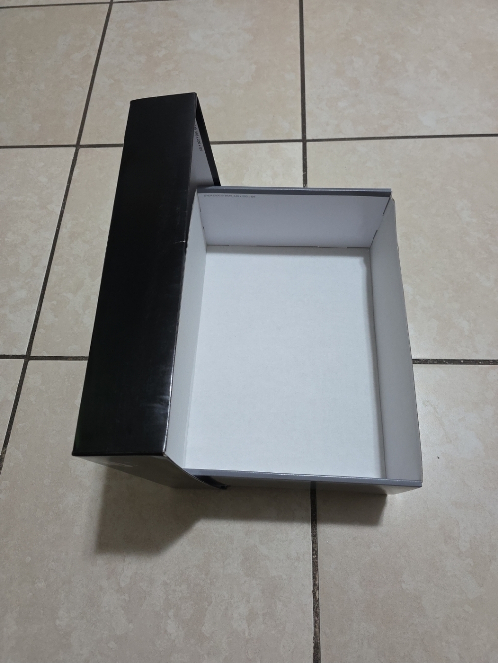Empty Shoe Box - Picture 6 of 6